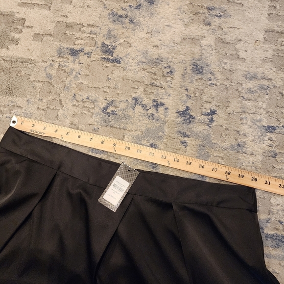 NWT City Chic Black Satin Midi A-Line Pleat Skirt Size 20 - Picture 7 of 15